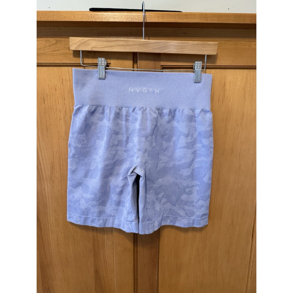 NVGTN camo seamless biker shorts in a periwinkle lilac Color Size Large Athletic - Picture 2 of 4